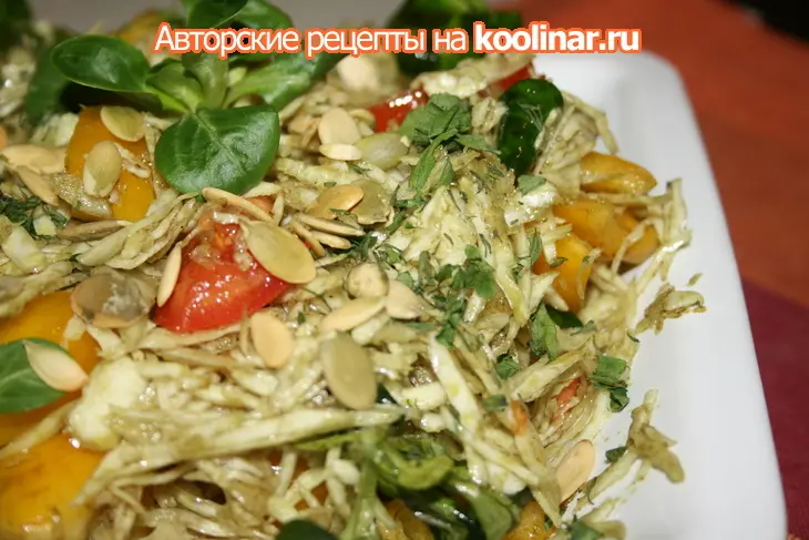 Капустный салат с тыквенным маслом и семечками: шаг 3
