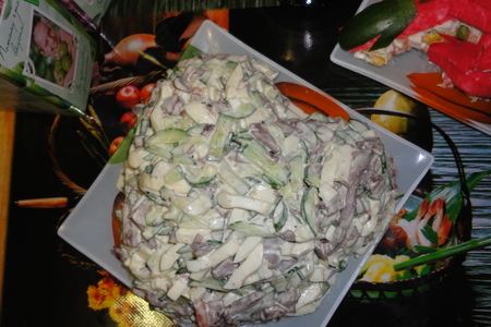 Примеры оформления салатов к праздничному столу: шаг 3