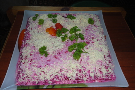 Примеры оформления салатов к праздничному столу: шаг 6