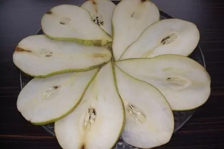 Вкуснейший грушевый пирог с шоколадом: шаг 1