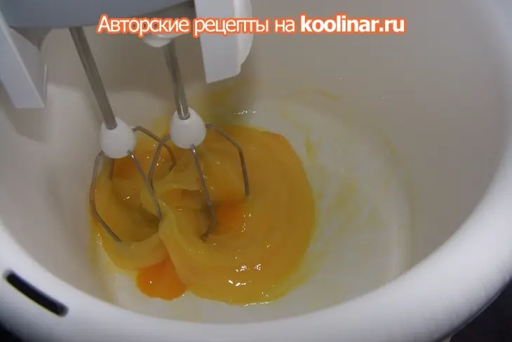Вкуснейший грушевый пирог с шоколадом: шаг 5