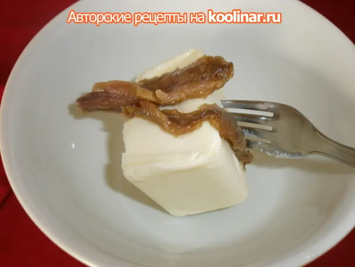 Закусочные бутерброды с копченым тунцом и осётром: шаг 2