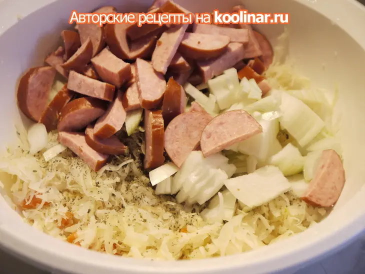 Картофельный пирог с квашеной капустой (дрожжевое тесто с сырым картофелем): шаг 4