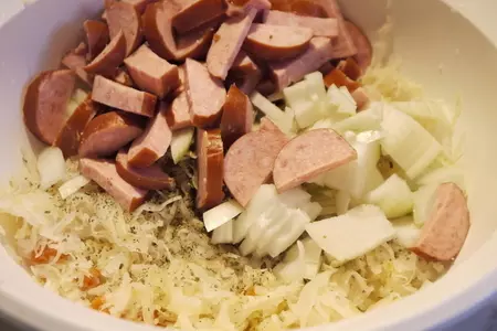 Картофельный пирог с квашеной капустой (дрожжевое тесто с сырым картофелем): шаг 4