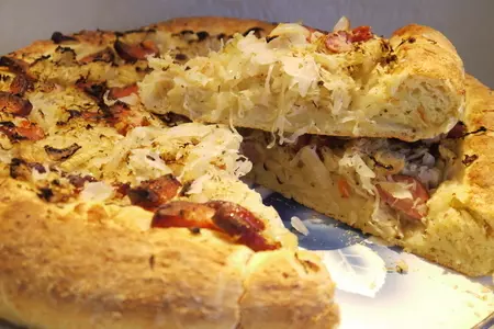 Картофельный пирог с квашеной капустой (дрожжевое тесто с сырым картофелем): шаг 8