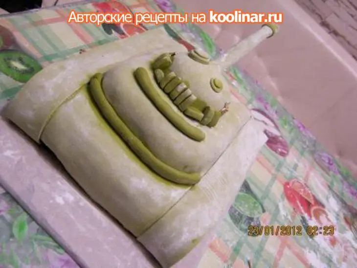 Торт "танк": шаг 7