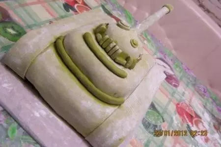 Торт "танк": шаг 7