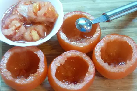Свиная корейка на гриле с фаршированными помидорами на гарнир: шаг 12