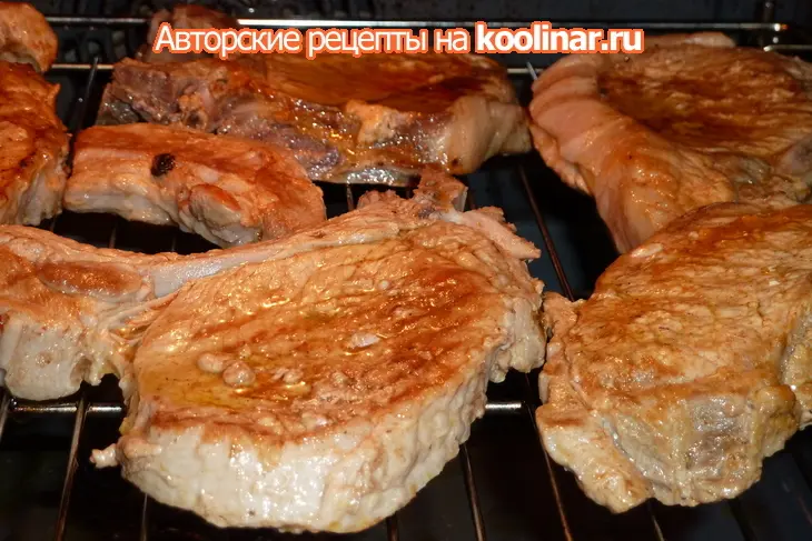 Свиная корейка на гриле с фаршированными помидорами на гарнир: шаг 16