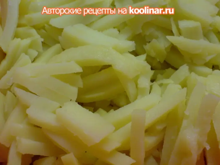 Салат "росолье" с маринованными грибами: шаг 1