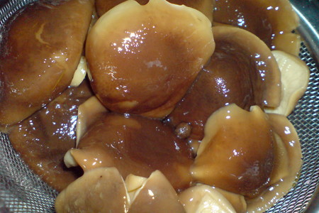 Салат "росолье" с маринованными грибами: шаг 3