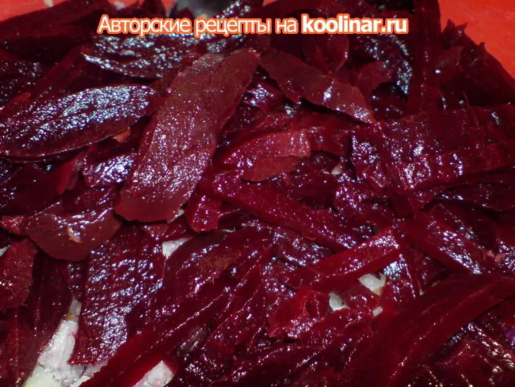Салат "росолье" с маринованными грибами: шаг 4