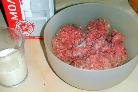 Молочные котлеты с геркулесом, сочные и нежные.: шаг 1