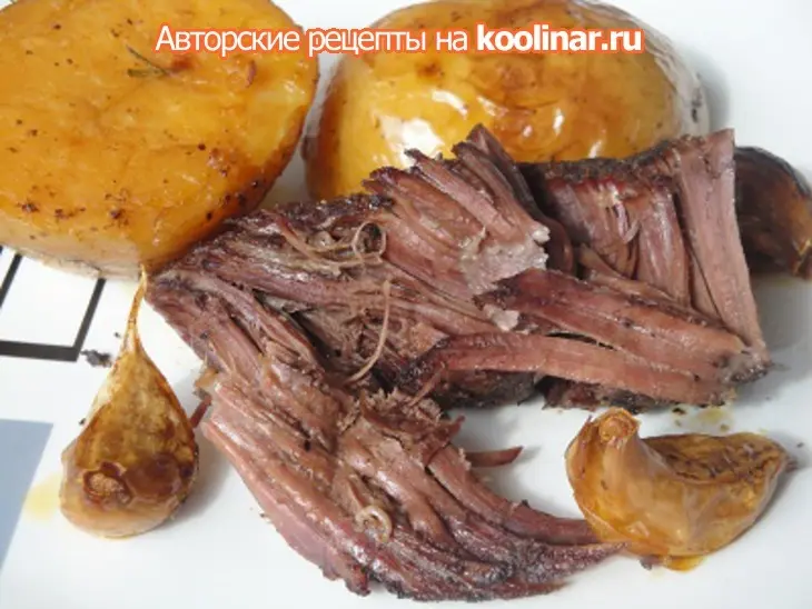 Мясо с чесноком, розмарином и картофелем: шаг 9