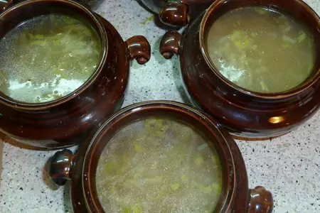 Томленый в горшочке ароматный суп из индейки с перловой крупой: шаг 7