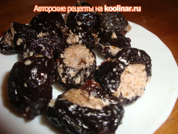 Зразы мясные в двойной панировке "чернослив в гостях у мяса": шаг 1