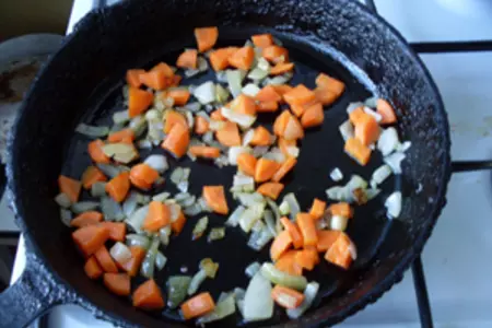 Куриные окорочка с соусом и овощами: шаг 2