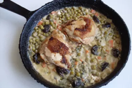 Куриные окорочка с соусом и овощами: шаг 4