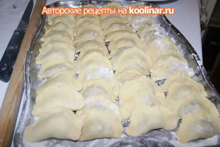 Вареники с мясом и грибной заправкой.: шаг 4