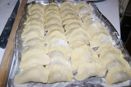 Вареники с мясом и грибной заправкой.: шаг 4