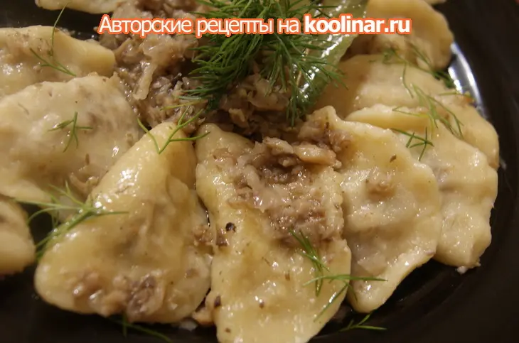 Вареники с мясом и грибной заправкой.: шаг 7