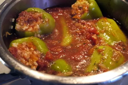 Фаршированный морковью и рисом перец: шаг 4