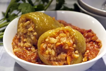 Фаршированный морковью и рисом перец: шаг 5