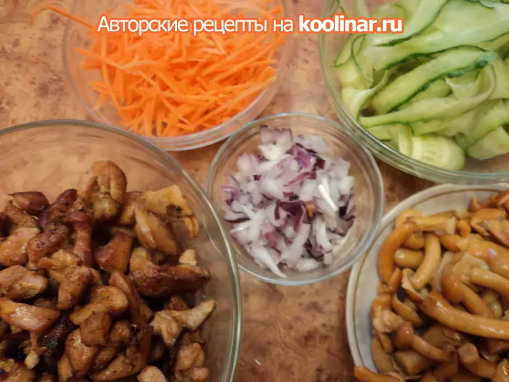 Салат с курицей и овощами: шаг 1