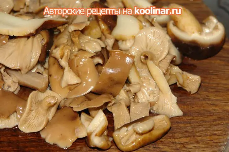 Паста домашняя "птички" с грибами в сливочном соусе: шаг 8