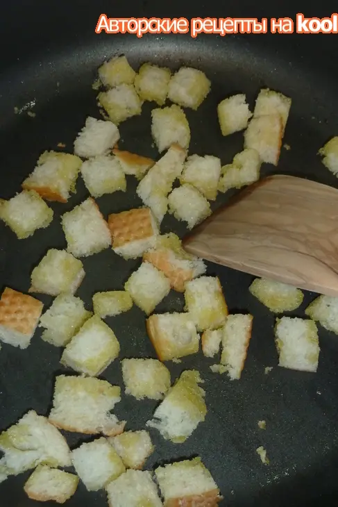 Салат с сельдью, маринованным луком и сухариками. новый, яркий, незабываемый вкус.: шаг 3
