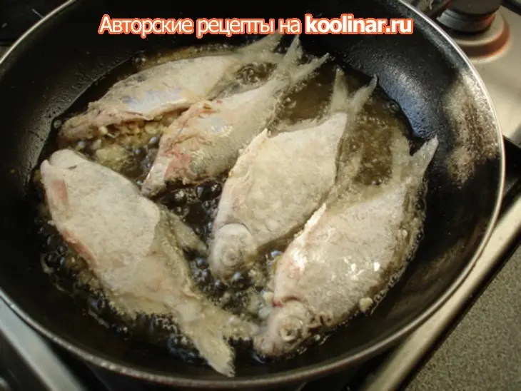 Плотва фаршированная, запеченая в сливках.: шаг 4