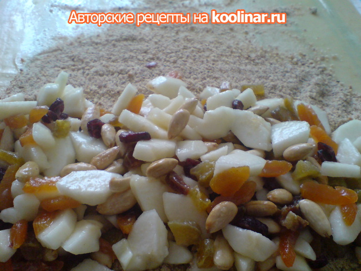 Штрудель  из свежих  груш, орешков и сухофруктов: шаг 5