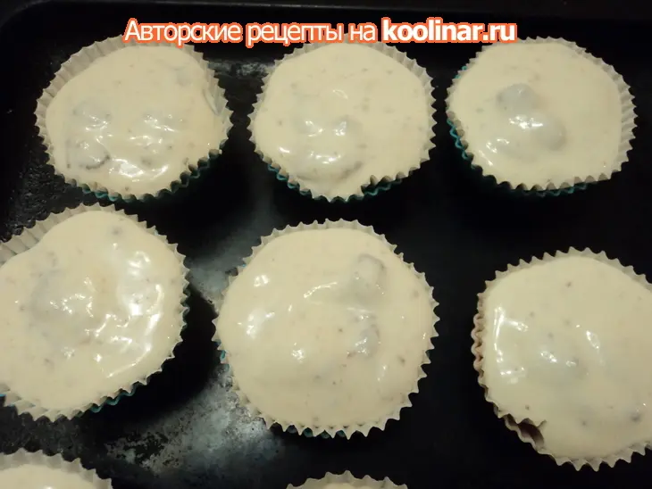 Мини-чизкейки или сырники с шоколадной крошкой.: шаг 4