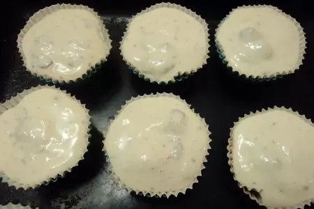 Мини-чизкейки или сырники с шоколадной крошкой.: шаг 4