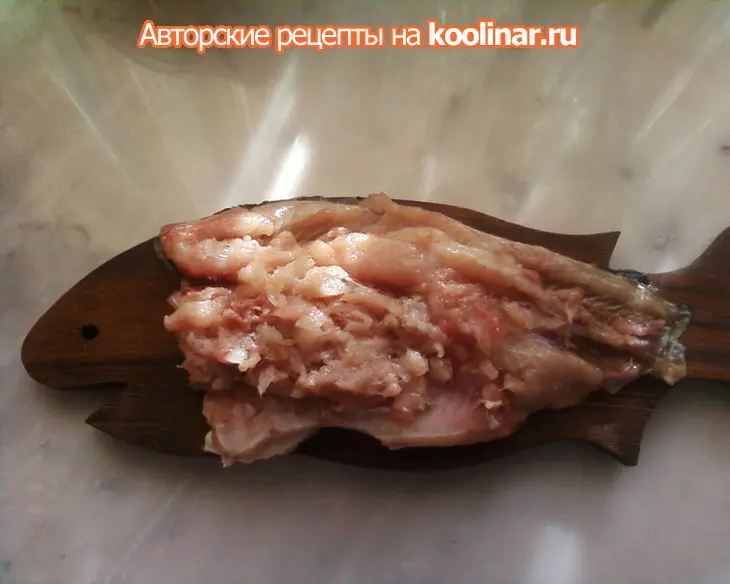 Котлеты рыбные с карпа: шаг 2