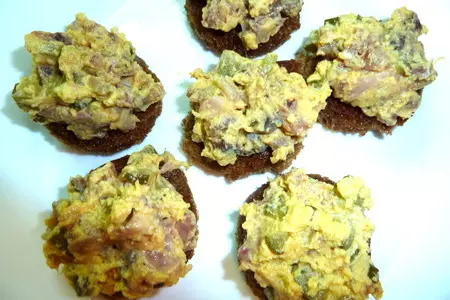Закусочные "пирожные" с сельдью + вязанки с сельдью как бонус на закуску: шаг 5