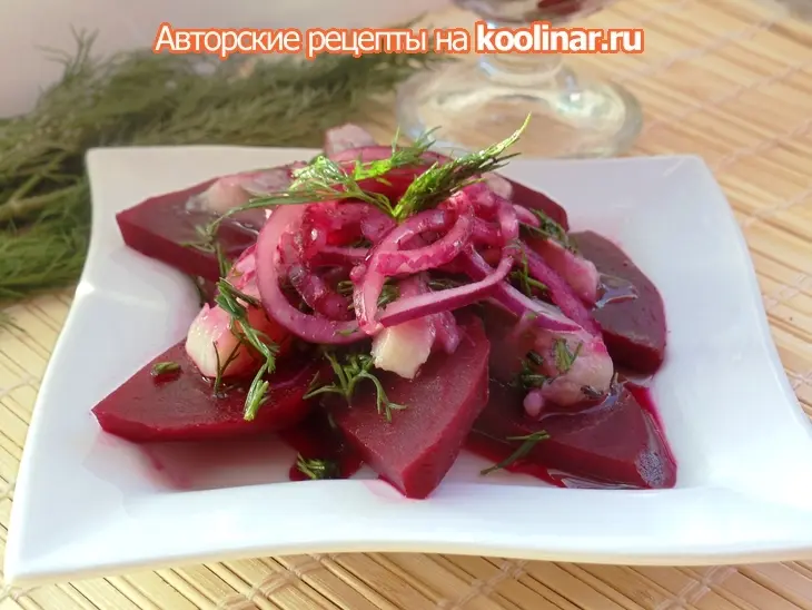 Салат из маринованной свеклы и сельди: шаг 3