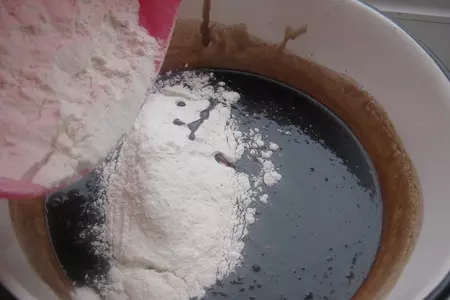 Шоколадный пирог с глазурью  (family chocolate cake): шаг 4