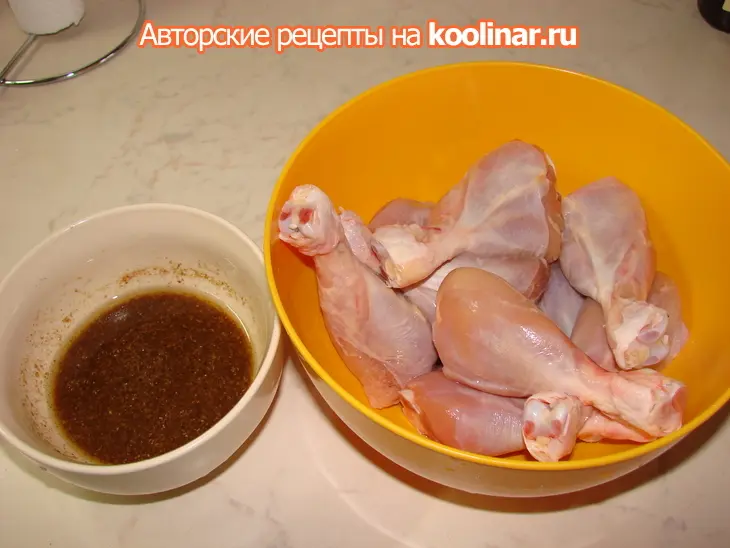 Куриные ножки в медово-горчичной глазури с запеченным чесноком и гарниром: шаг 2