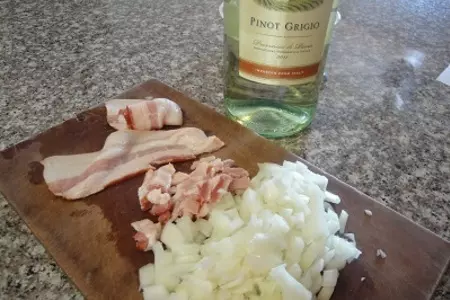 Крем суп с морскими гадами,беконом и грибами: шаг 2