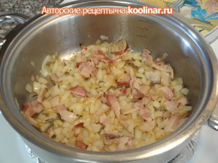 Крем суп с морскими гадами,беконом и грибами: шаг 3