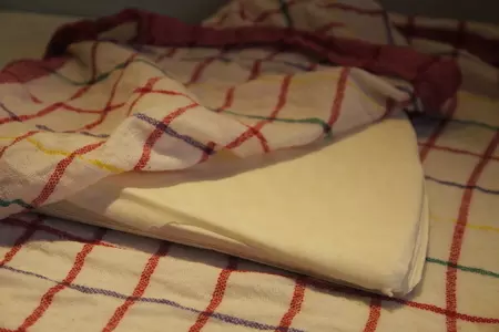 Бёрек (бурек, бюрек, борек) с начинкой из баклажан с брынзой: шаг 3