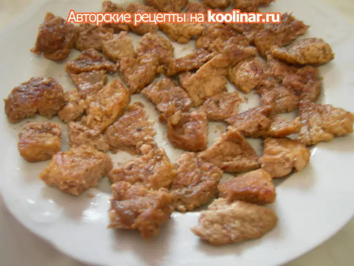 Салат с жареным мясом: шаг 1