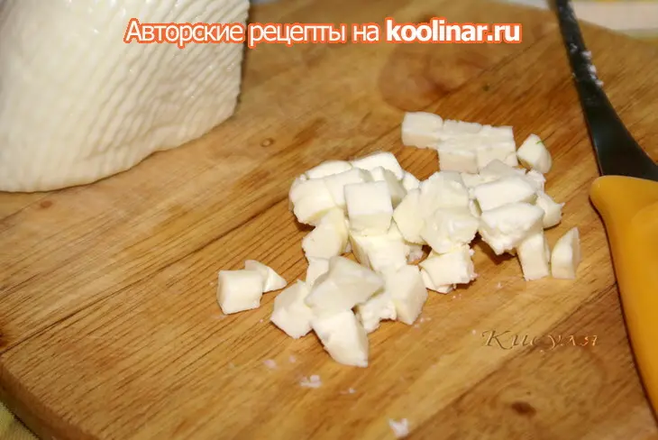 Слоёные пирожки со шпинатом и адыгейским сыром: шаг 3
