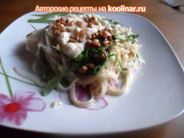 Паста с яичным соусом и кедровыми орешками: шаг 6