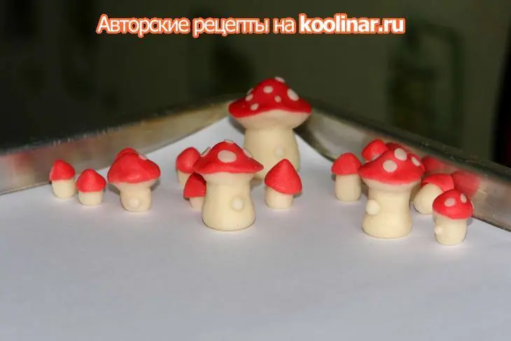 Торт "маша и медведь на рыбалке": шаг 8
