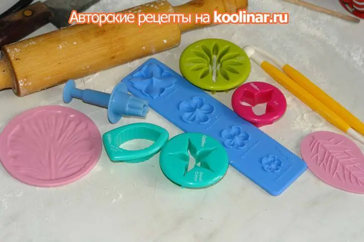 Торт "маша и медведь на рыбалке": шаг 9