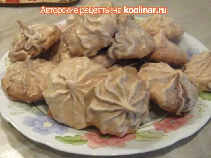 Пирожное безе с какао и кофейным кремом: шаг 1
