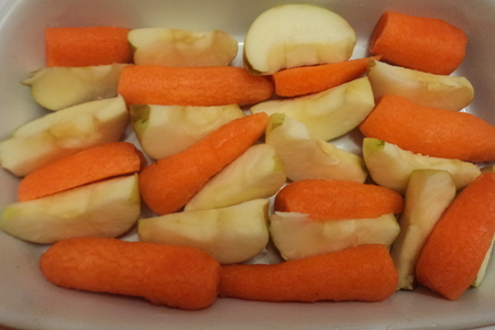 Утка запеченная с морковью, яблоками и черносливом.: шаг 1