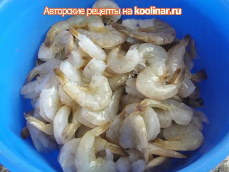 Креветки с чесноком и луком на гриле: шаг 1